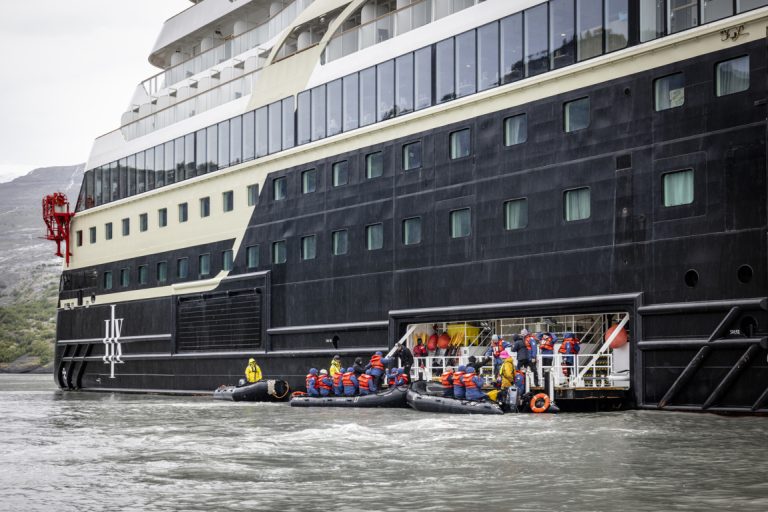 Alaska_Icy_Bay_MS_Roald_Amundsen_HX_48590_Photo_Oscar_Farerra
