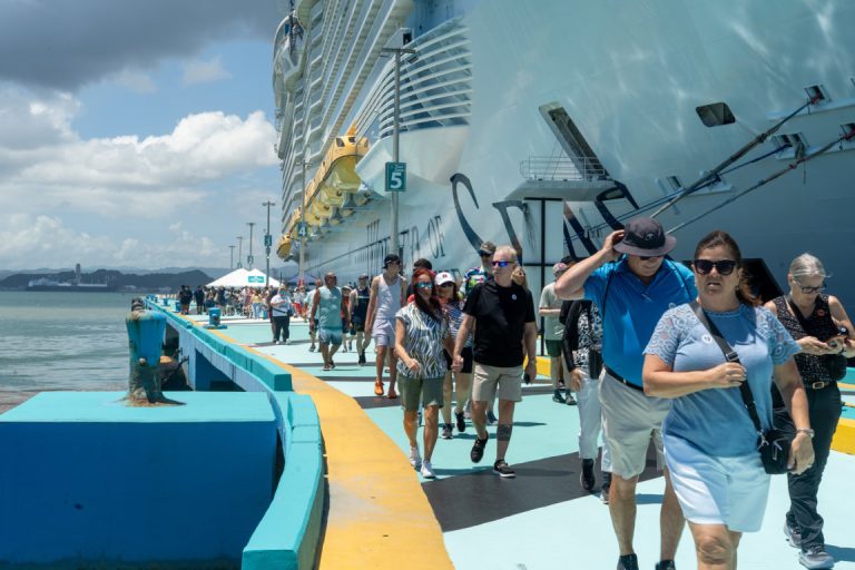 Guests disembark Wonder of the Seas in San Juan
