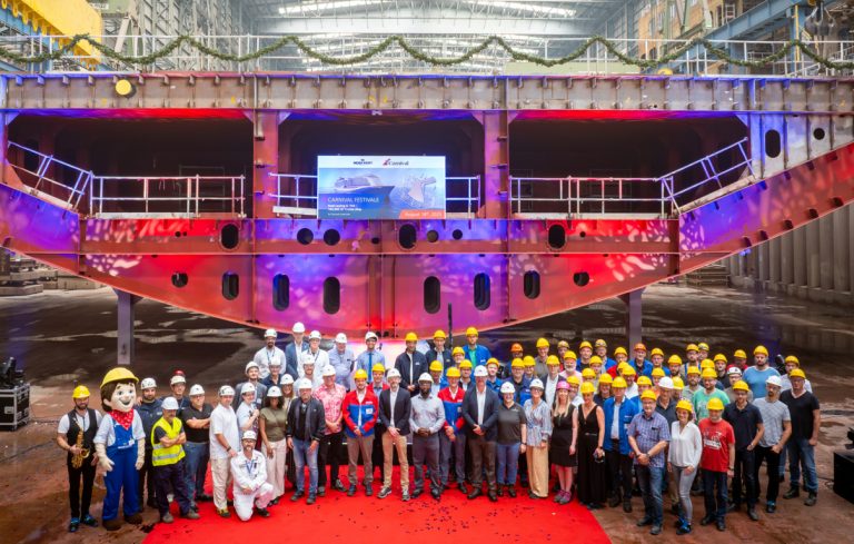 The project teams from the shipyard and the cruise line,