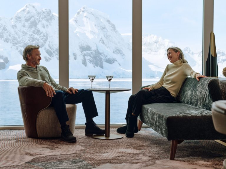 SSC_EV_ObservationLounge_Antarctica_01