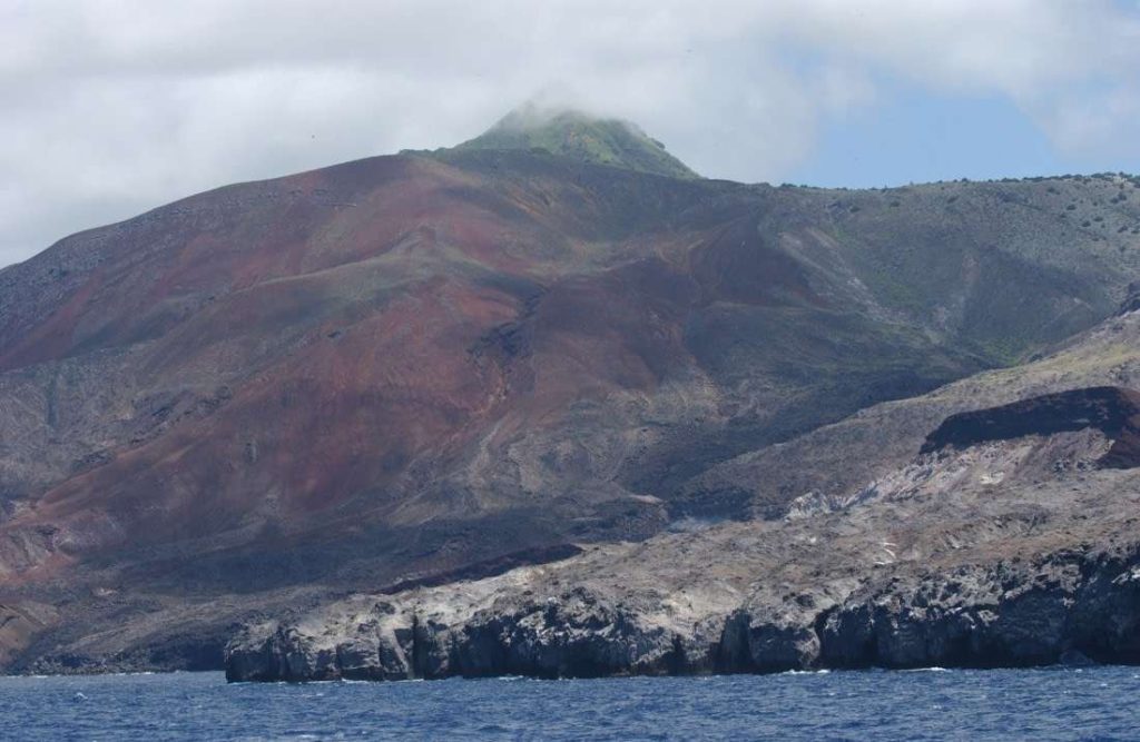 ascension-una-isla-entre-oceano-volcanes-y-naturaleza