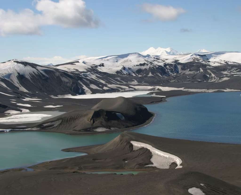 deception-island-das-geheimnisvolle-herz-der-antarktis