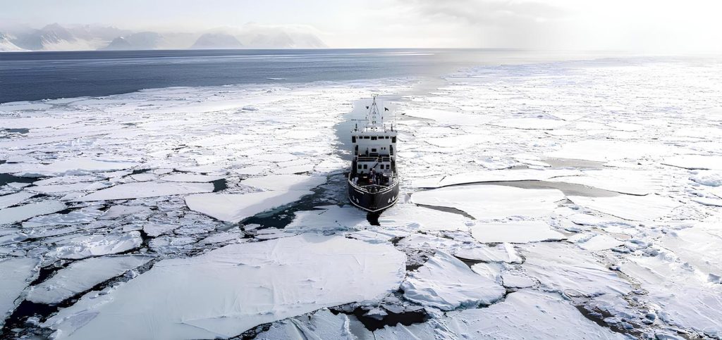 grands-espaces-a-new-era-of-responsible-polar-tourism