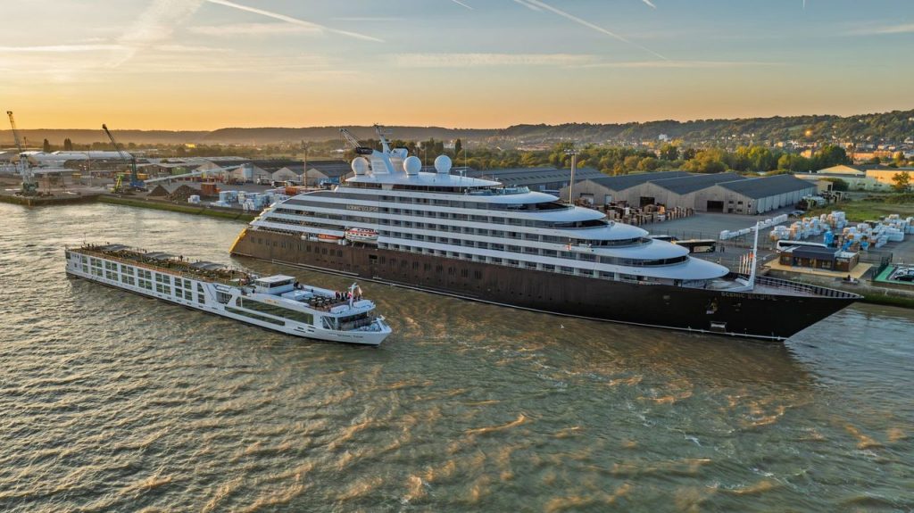 scenic-cruises-a-historic-meeting-in-honfleur