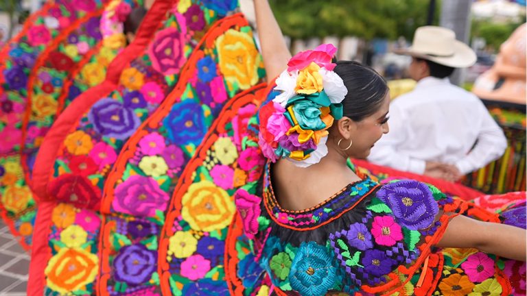 Entertainment_On_Celebrity_Xcel_The_Bazaar_2 Entertainment_On_Celebrity_Xcel_The_Bazaar_2