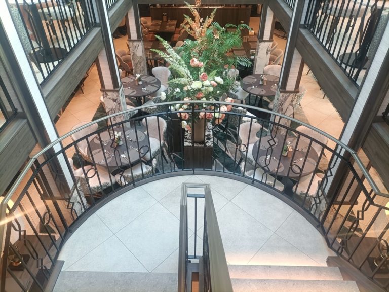 Riviera Rose - Atrium Bar Lounge (1)