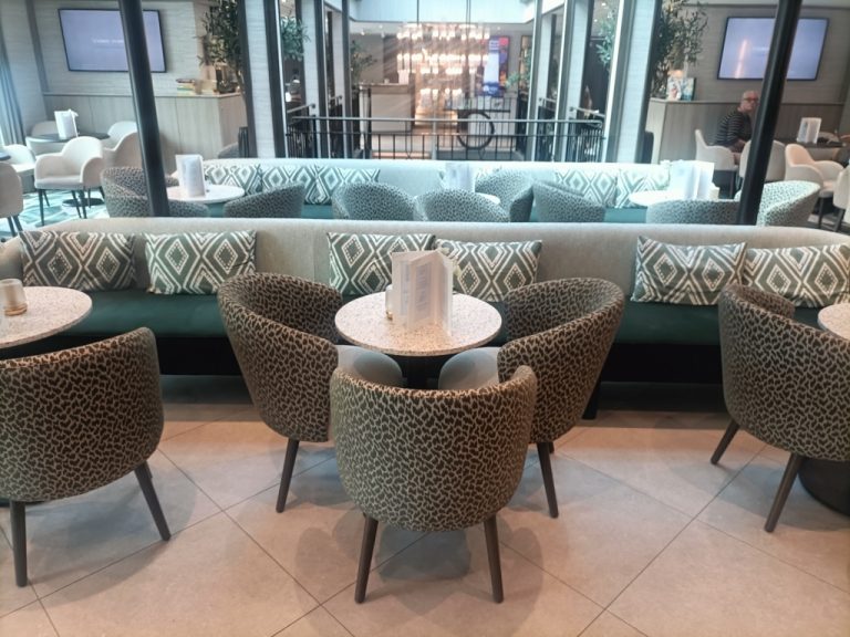 Riviera Rose - Bar lounge (1)