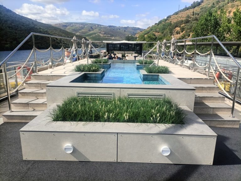 Riviera Rose Sun deck