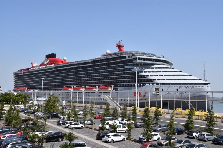 Brilliant Lady Exterior