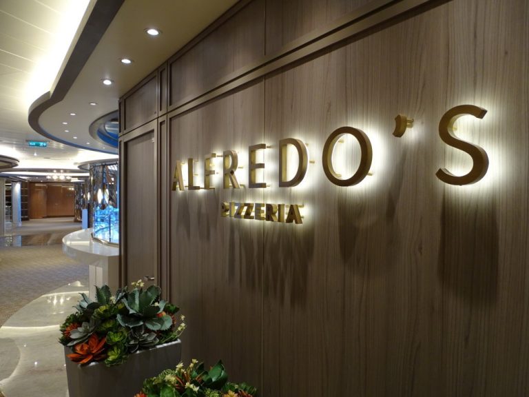 Sky_Princess_Alfredo's_Pizzeria (3)