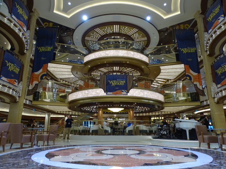 Sky_Princess_The_Piazza