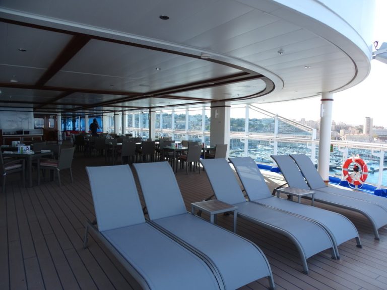 Sky_Princess_Wake_View_Bar