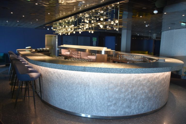 deck 06 - On the Rock