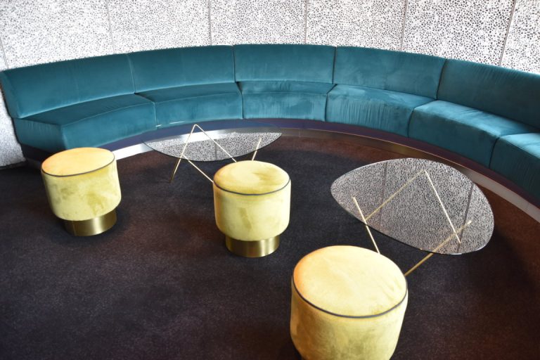 deck 06 - On the Rock