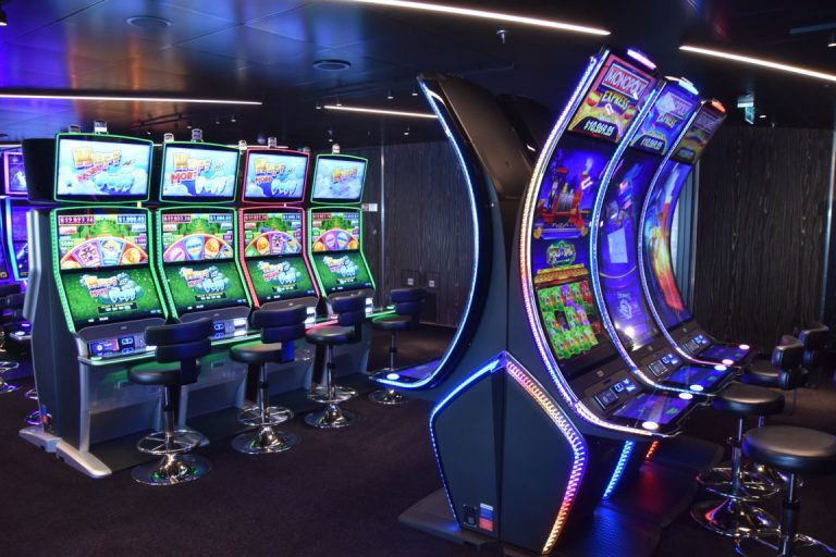 deck 06 - The Casino