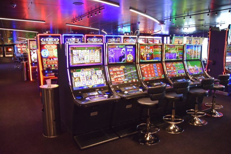 deck 06 - The Casino