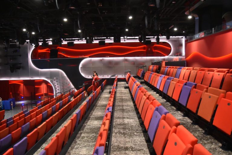 deck 06 - The Red Room