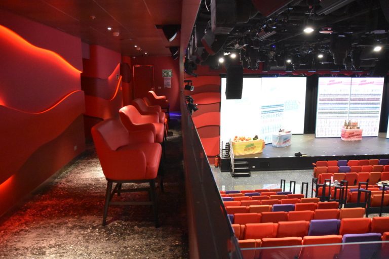 deck 06 - The Red Room