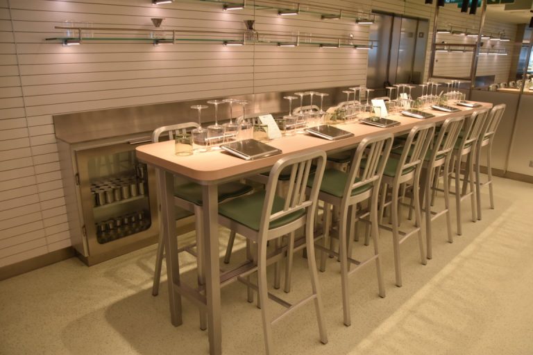 deck 06 - The Test Kitchen