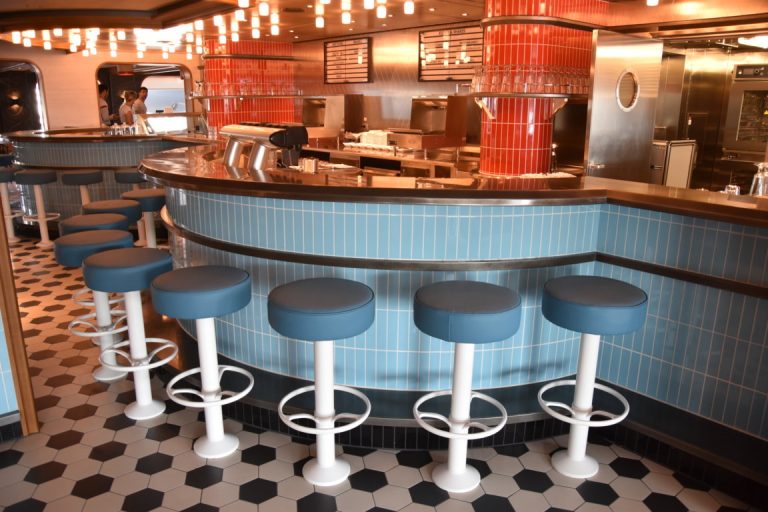 deck 07 - The Social Club