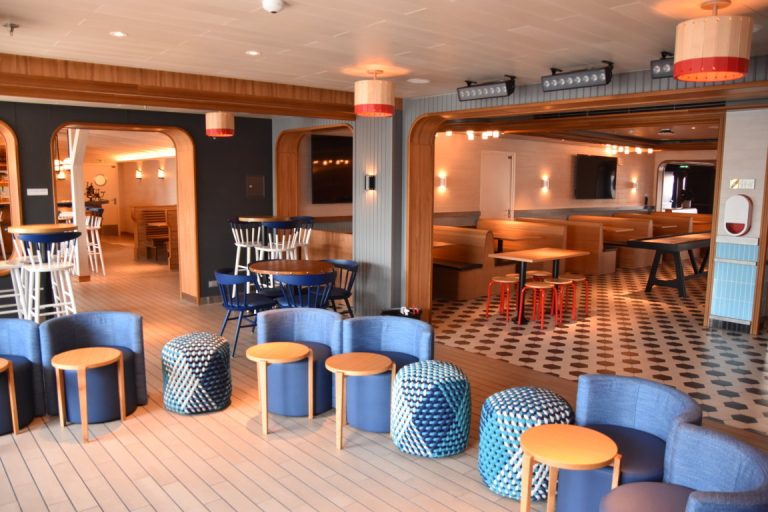 deck 07 - The Social Club