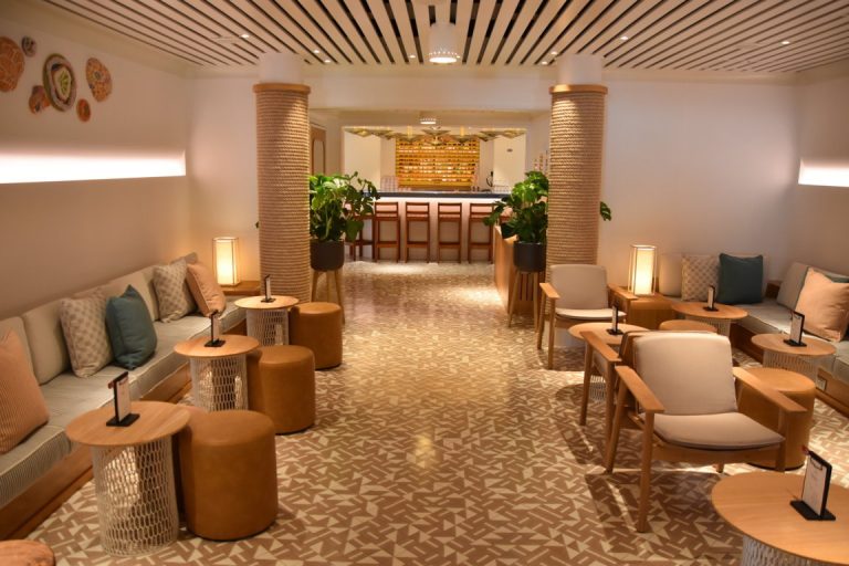 deck 07 - the Dock House