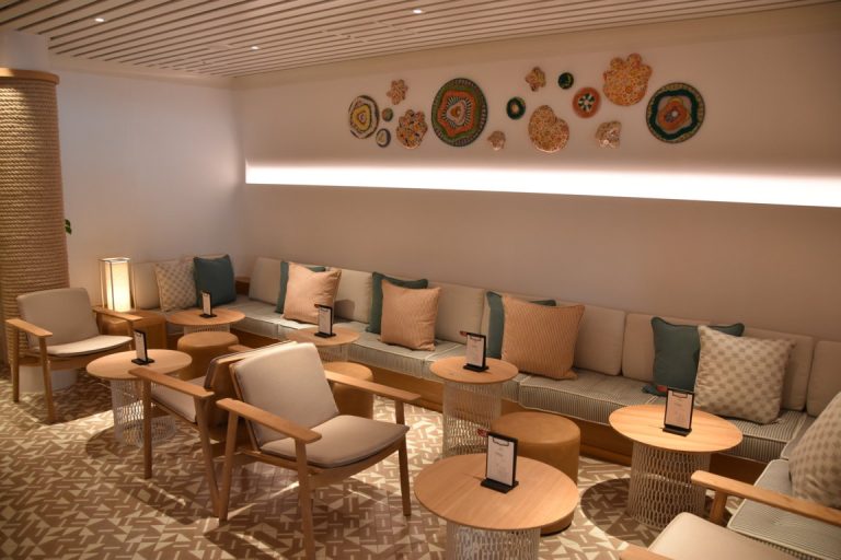 deck 07 - the Dock House