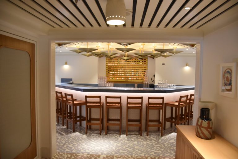 deck 07 - the Dock House