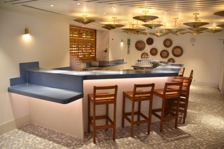 deck 07 - the Dock House