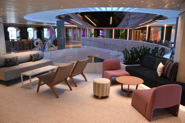 deck 07 - the roundabout