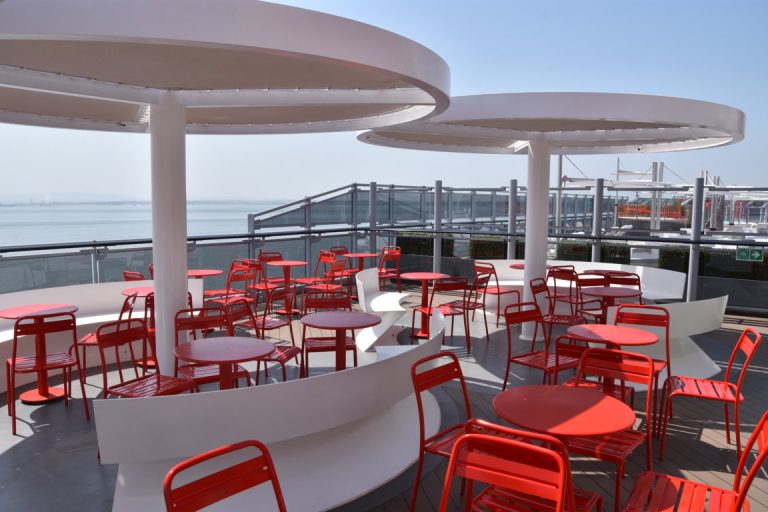 deck 16 - Sun Club Cafe - Outdoor Eatery