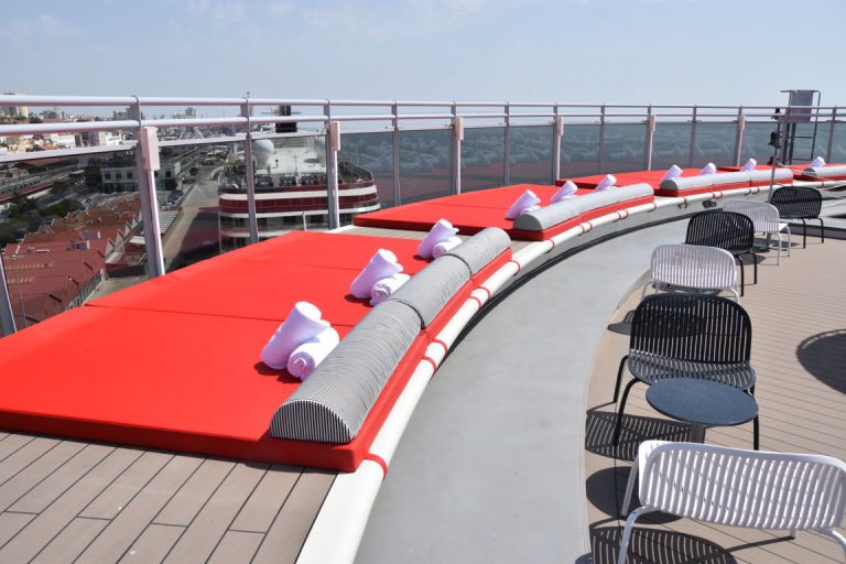 deck 16 - The Athletic Club