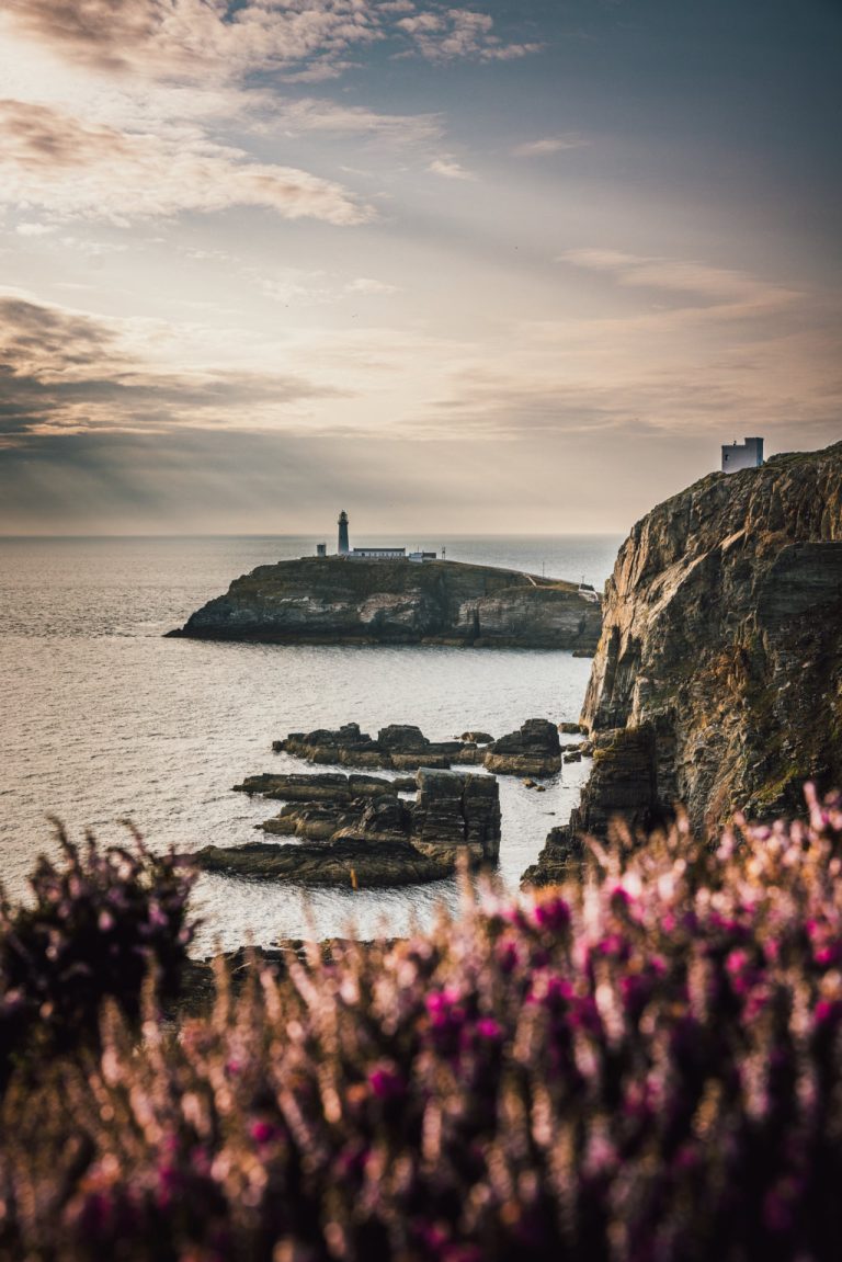678533-south-stack-lighthouse-anglesey