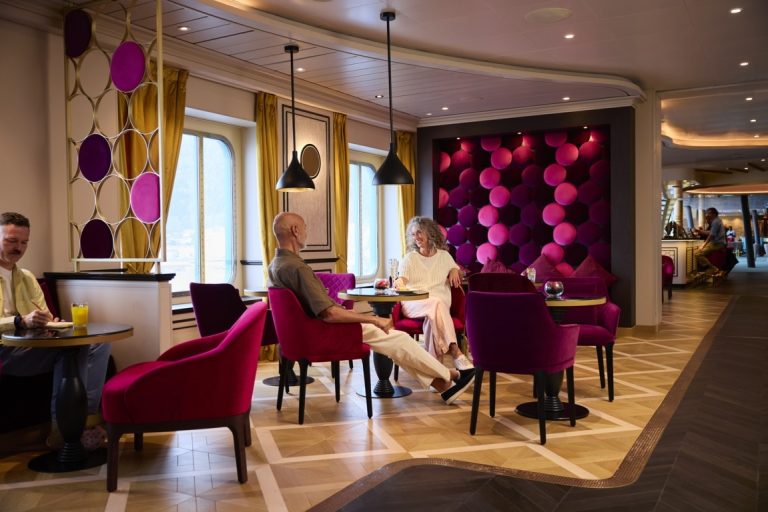 AIDA_FRENCH_KISS_BAR_BISTRO