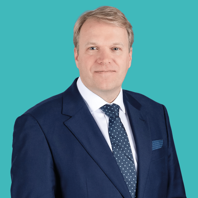 Dr. Sascha Gill Dr. Sascha Gill