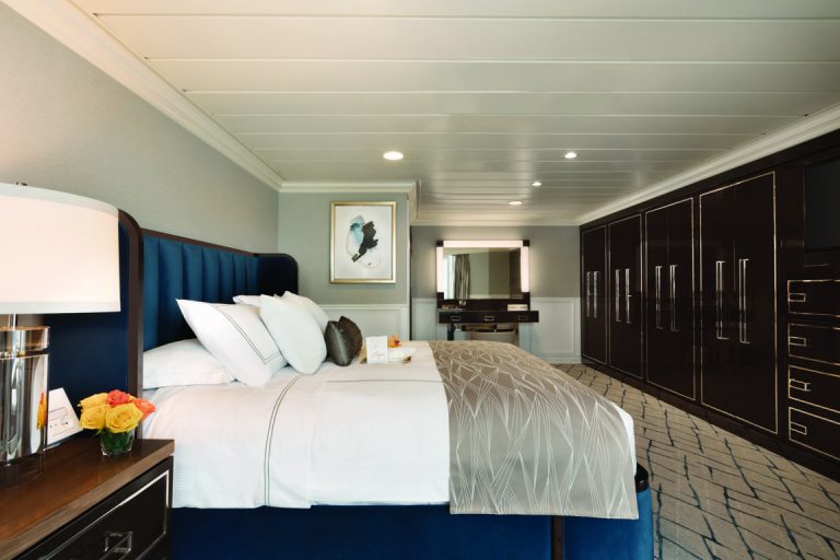 OC_R Owners Suite Bedroom_2025-12-09_09-31-14