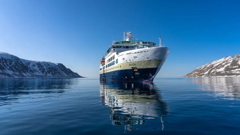 Svalbard_Nordaustlandet_Chermsideoya_MS_Fram_HX_47104_Photo_Jan_Hvizdal (2)