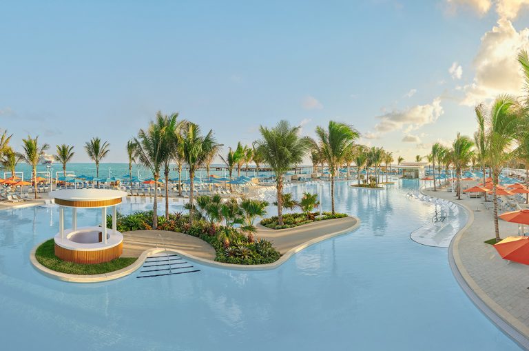 The massive 1.4-acre pool area, Great Life Lagoon