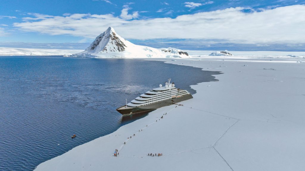 Scenic Eclipse: Aventura entre glaciares y pingüinos