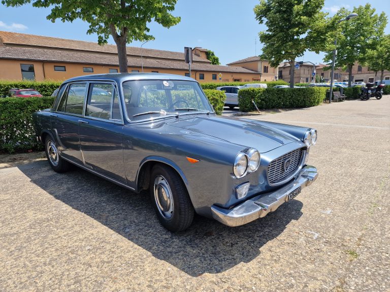 1963 Lancia Flavia on tour in Buonconvento