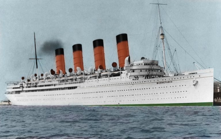 Mauretania_1930s_(colorized)