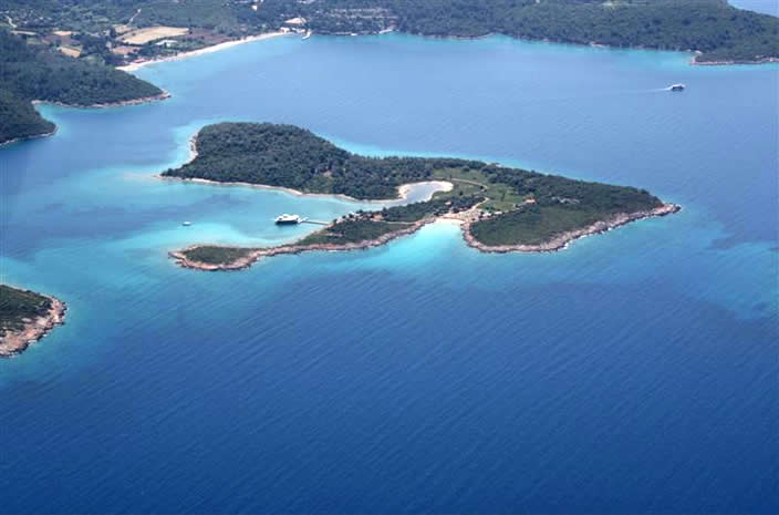 cleopatra_island_06a cleopatra_island_06a