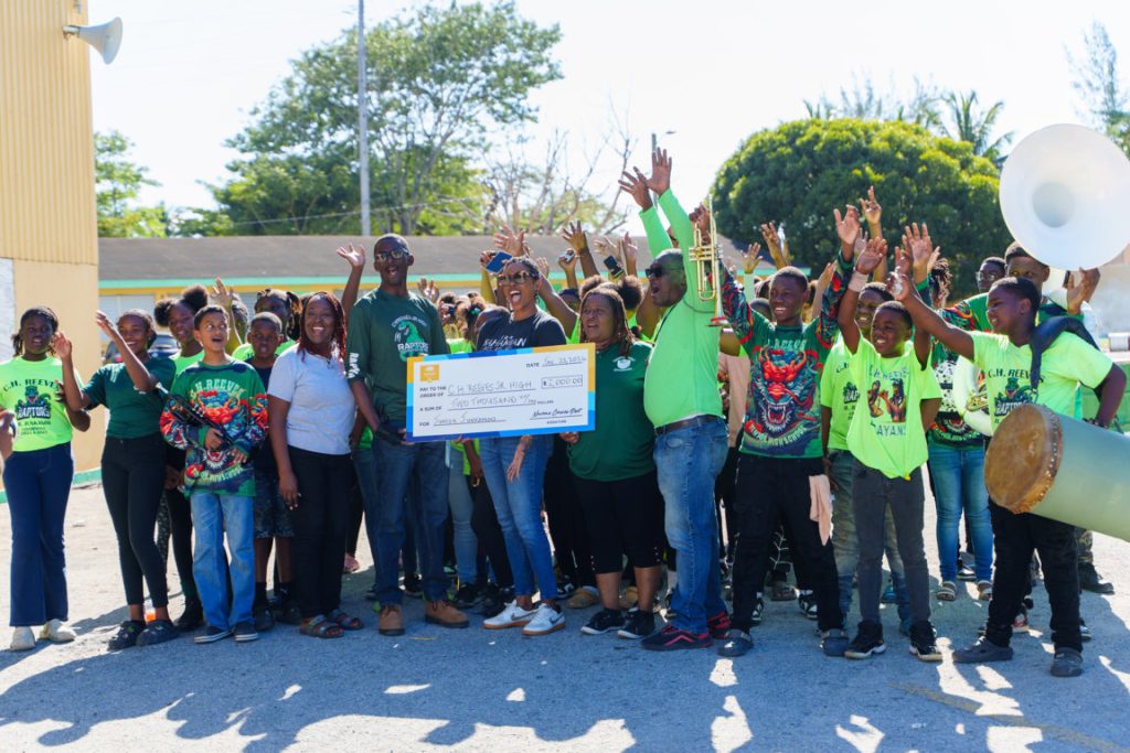 nassau-cruise-port-unterstuetzt-junkanoo-jugend