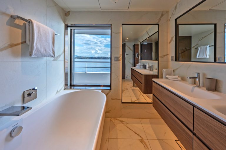 Emerald-Kaia-Owners-Suite