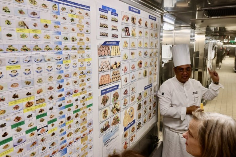 Executive Chef Marcelo Jundiel explains the food concept of Nieuw Statendam Executive Chef Marcelo Jundiel explains the food concept of Nieuw Statendam