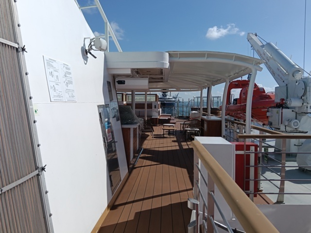 Deck 7 - Seating Area Deck 7 - Seating Area