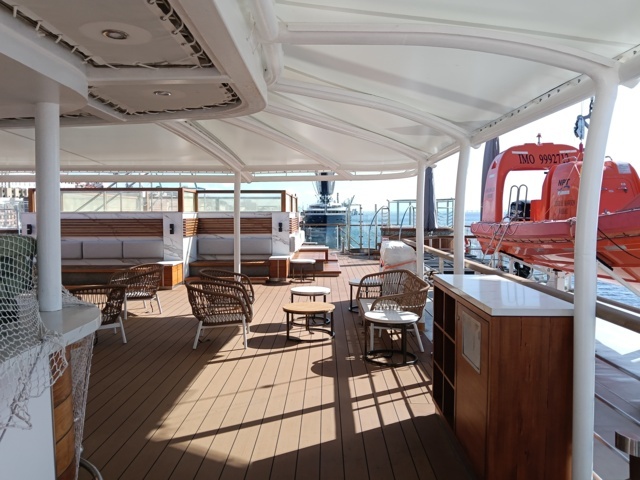 Deck 7 - Seating Area Deck 7 - Seating Area