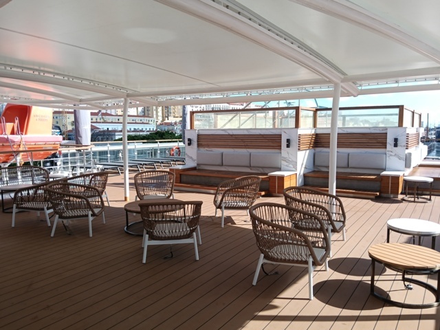 Deck 7 - Seating Area Deck 7 - Seating Area