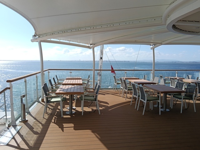 Deck 7 - Swimming pool Deck 7 - Swimming pool