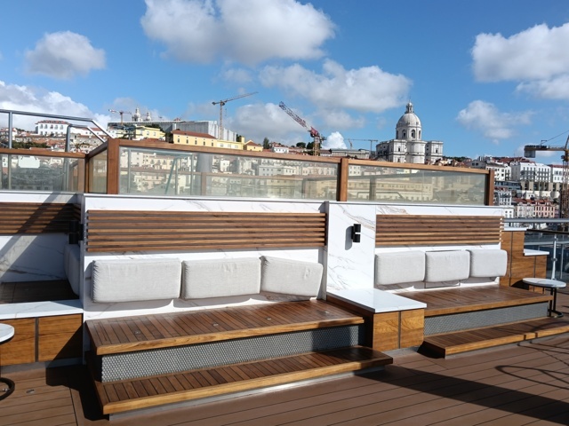 Deck 7 - Swimming pool Deck 7 - Swimming pool